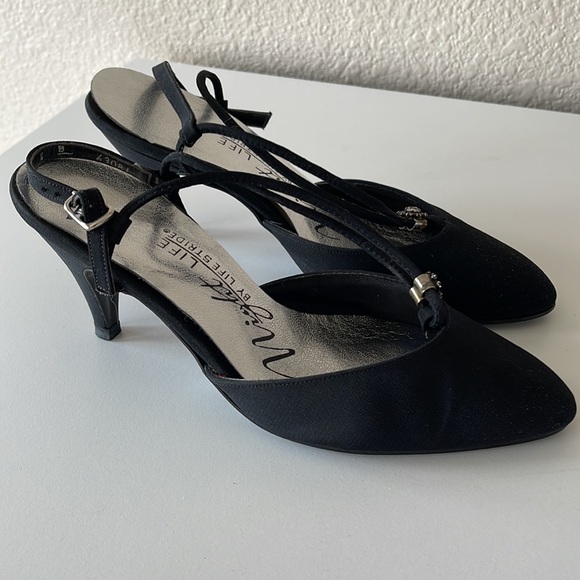 Shoes - Picture 3 of 6